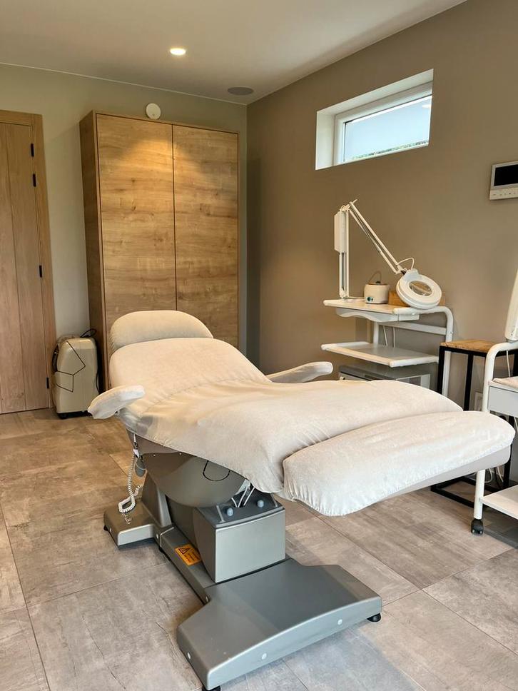 Behandelstoel Gharieni SPL4 - elektrisch, Antiek en Kunst, Antiek | Meubels | Stoelen en Sofa's, Ophalen