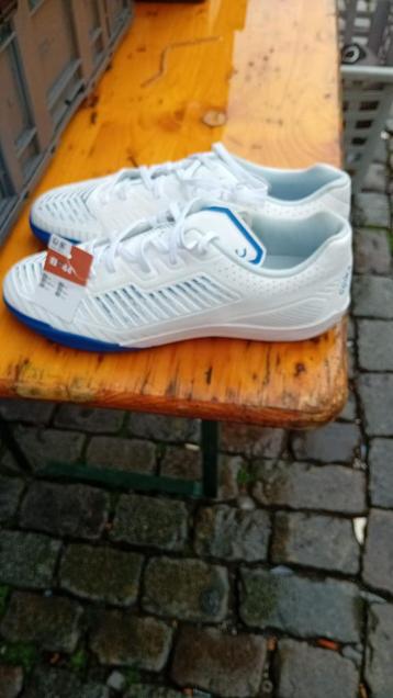 Chaussures de mini-foot beschikbaar voor biedingen