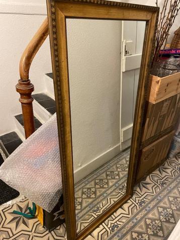 Spiegel beschikbaar voor biedingen