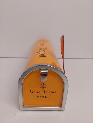 Veuve clicquot verpakking disponible aux enchères