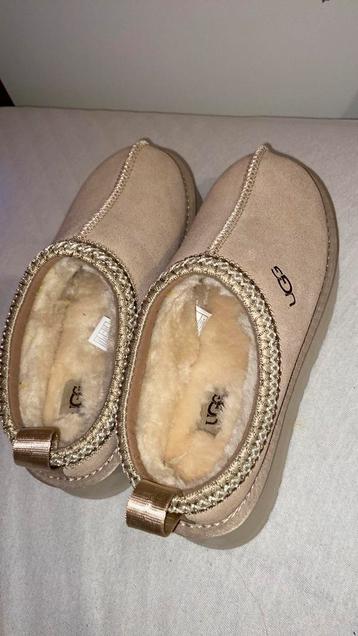 Ugg tazz, Kleding | Dames, Schoenen, Beige, Zo goed als nieuw, Ugg, Ophalen