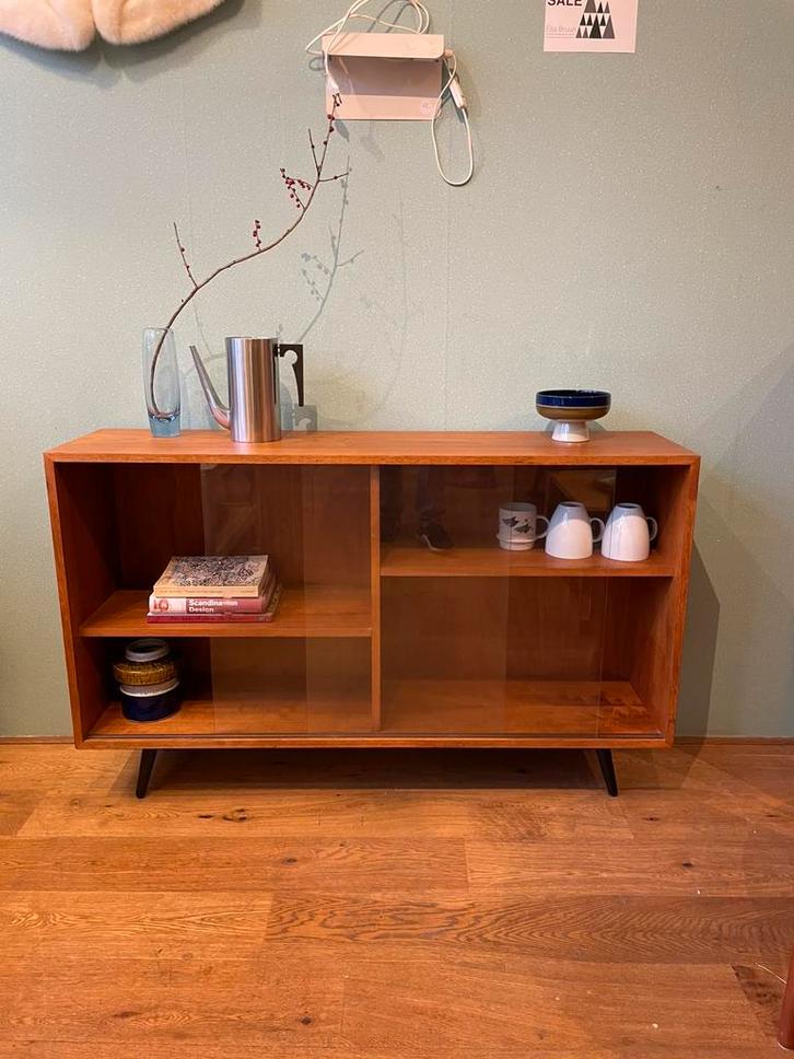 Vitrine danoise vintage en teck, Maison & Meubles, Armoires | Vitrines, Utilisé, Moins de 100 cm, 100 à 150 cm, 25 à 50 cm, Avec porte(s)