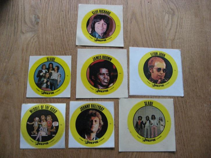 Vintage ronde gele Joepie Stickers 53 62 78 79 100 104 111, Verzamelen, Muziek, Artiesten en Beroemdheden, Foto of Kaart, Ophalen of Verzenden