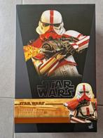 Star Wars Hot Toys TMS012 Incinerator Stormtrooper The Manda, Comme neuf, Figurine, Enlèvement ou Envoi