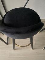 Te koop bartafel en stoelen/volle flessen drank, Ophalen, Zo goed als nieuw