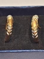 boucle d'oreilles neuve, Handtassen en Accessoires, Oorbellen, Ophalen of Verzenden, Nieuw, Wit, Overige materialen