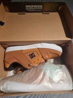 Splinternieuwe jonges sportieve schoenen. 
Merk: DC shoe 
Ma, Kinderen en Baby's, Sportschoenen, Nieuw, Ophalen of Verzenden, DC