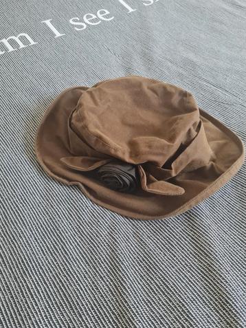 Chapeau marron Barbour avec fleur fantaisie taille petite, 55 cm (S, 6⅞ pouces) ou moins, Barbour, Enlèvement, Chapeau