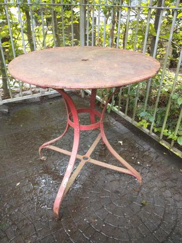 Ijzeren cafe terras tafel paraplu rood +roest ,gesmeed 70cm