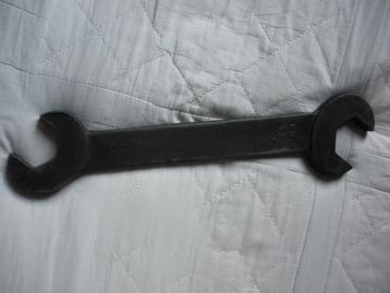 Clé à fourche double. beschikbaar voor biedingen