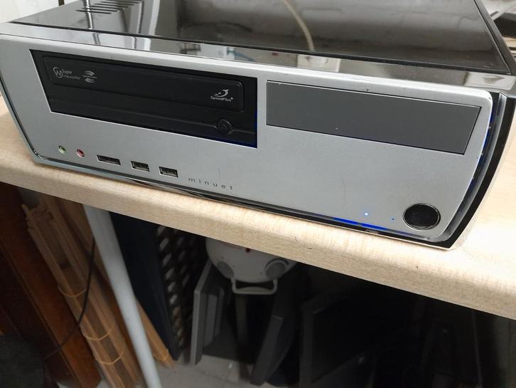 Desktop pc minuet intel met win 10 home, Computers en Software, Desktop Pc's, Zo goed als nieuw, Ophalen of Verzenden