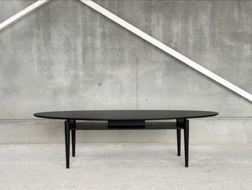 Scandinavische coffeetable beschikbaar voor biedingen