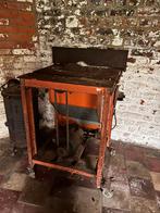 Ancienne scie à table industrielle, Enlèvement