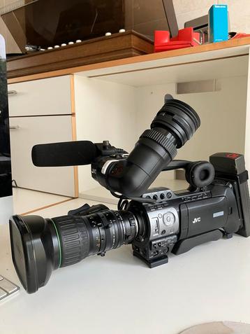 Professionele JVC GY-HM750E met Canon lens