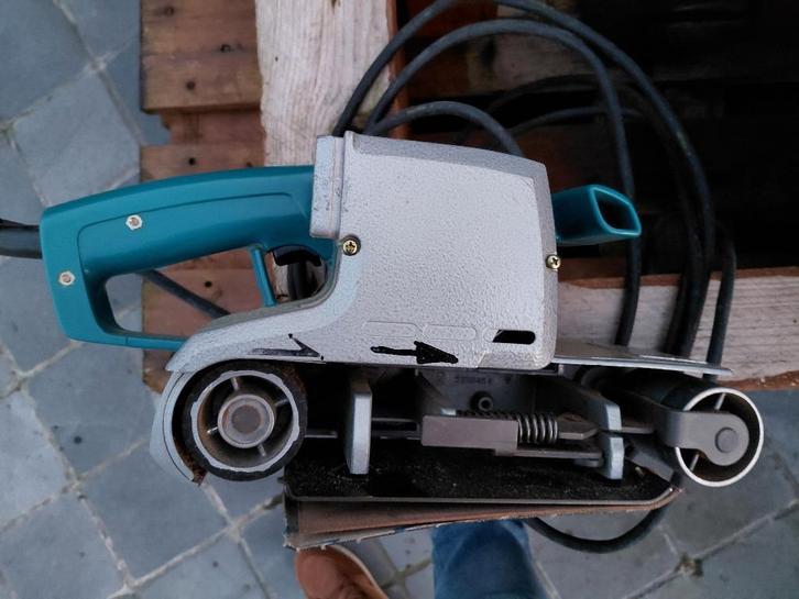 Makita 9924DB schuurmachine 850 W, Doe-het-zelf en Bouw, Gereedschap | Schuurmachines, Gebruikt, Bandschuurmachine, 600 tot 1200 watt