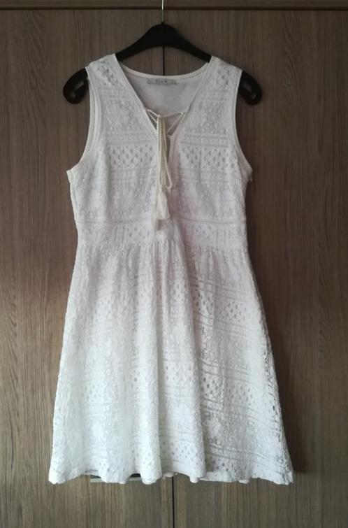 Prachtig wit bohemian-stijl kleedje van Vila, maat M, Kleding | Dames, Jurken, Zo goed als nieuw, Maat 38/40 (M), Wit, Boven de knie