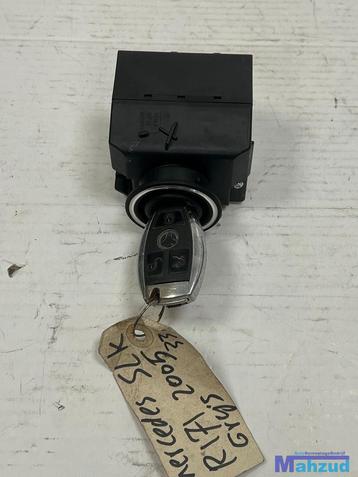 MERCEDES SLK R171 Contactslot contactblok 2115451408 beschikbaar voor biedingen