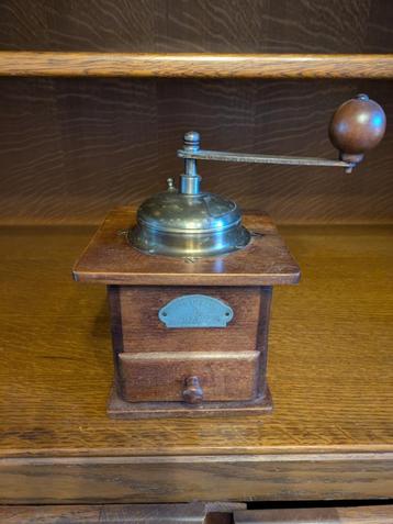 Moulin à café Petges Belgium beschikbaar voor biedingen