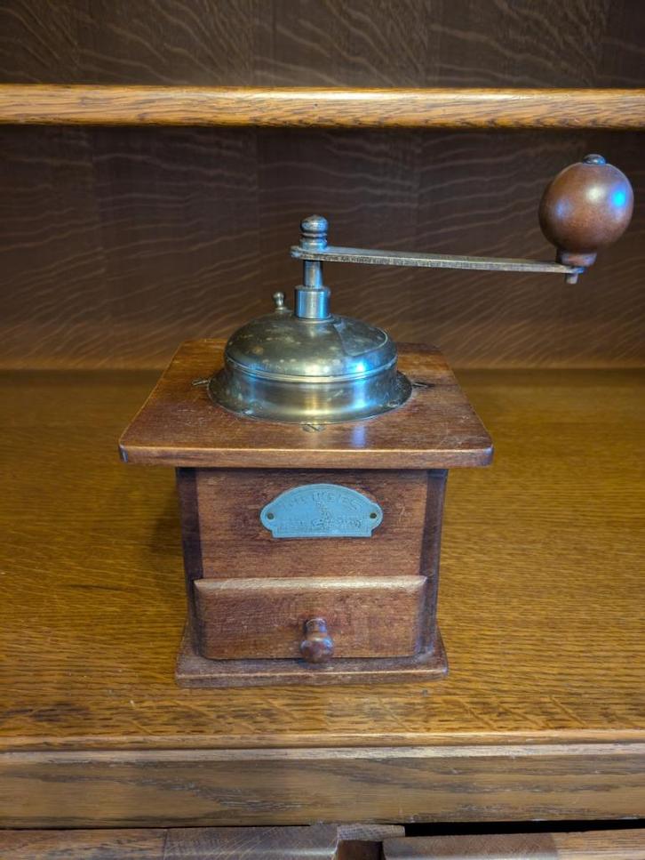 Moulin à café Petges Belgium, Antiek en Kunst, Antiek | Keukengerei, Ophalen