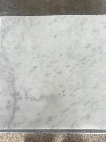 Tegels in Carrara c witte  beschikbaar voor biedingen