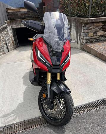 Rode Honda X-ADV 750 beschikbaar voor biedingen