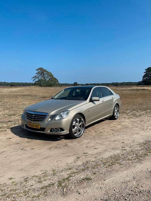 Mercedes E350 4 Matic panorama., Auto's, Mercedes-Benz, Particulier, E-Klasse, Trekhaak, Benzine, Euro 5, Automaat, Beige, Beige