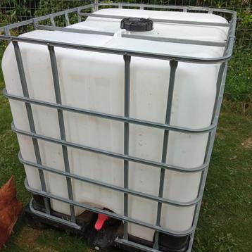  Regenwatertank van 1.000 liter  beschikbaar voor biedingen
