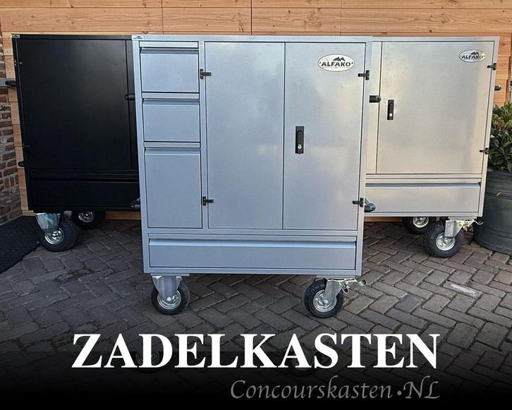 NIEUWE ZADELKASTEN / CONCOURSKASTEN / DIVERSE MODELLEN, Dieren en Toebehoren, Paarden en Pony's | Overige Paardenspullen, Nieuw