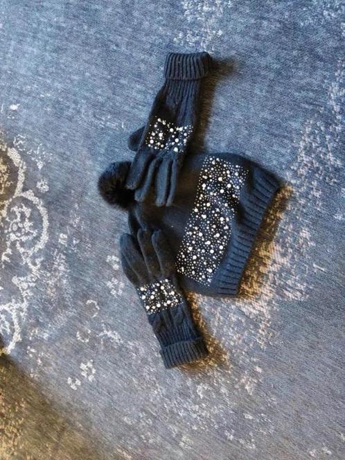 Set muts en handschoenen, Kleding | Dames, Hoeden en Petten, Zo goed als nieuw, Ophalen of Verzenden