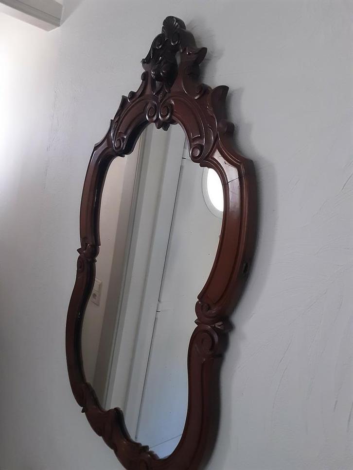 Houten spiegel groot gesculpteerd  !, Antiek en Kunst, Antiek | Spiegels, Ophalen