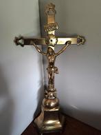 Un crucifix ancien en laiton? A déterminer, Antiquités & Art, Antiquités | Objets religieux, Enlèvement ou Envoi