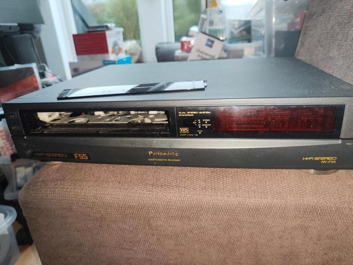 Panasonic NV-F55, TV, Hi-fi & Vidéo, Lecteurs vidéo, Utilisé, Lecteur ou enregistreur VHS