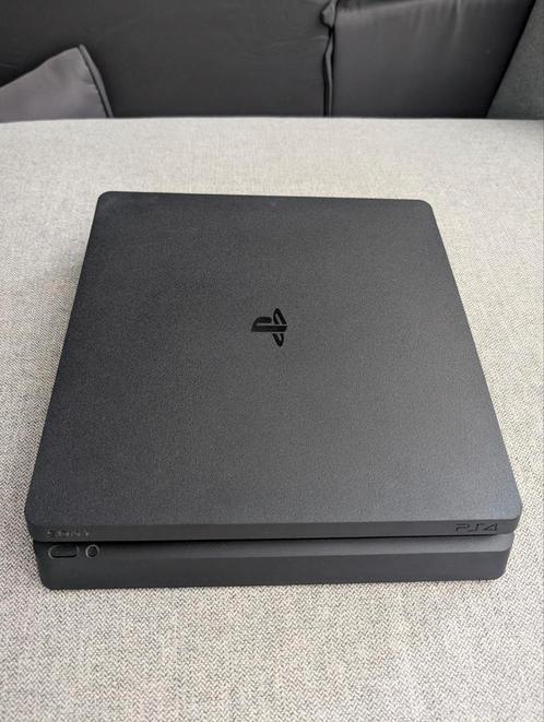 PlayStation 4 Slim 1TB, Games en Spelcomputers, Spelcomputers | Sony PlayStation 4, Gebruikt, Slim, 1 TB, Met 2 controllers, Met games