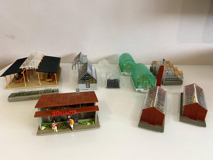 HO Pola 567 bloemenwinkel met serres en broeikassen (386*2), Hobby & Loisirs créatifs, Trains miniatures | HO, Utilisé, Pont, Tunnel ou Bâtiment