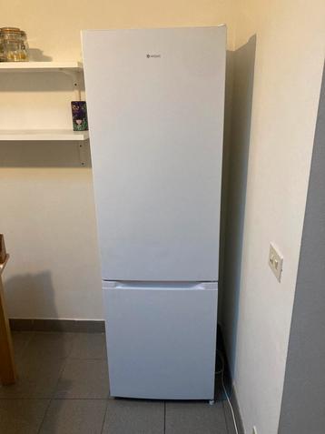 Koelkast Diepvries combi (wit) beschikbaar voor biedingen