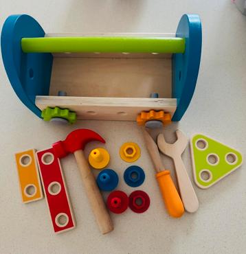 Gereedschapskistje Hape beschikbaar voor biedingen
