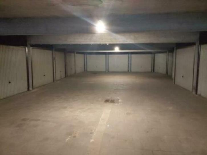 TE HUUR garage, staanplaats of berging, Immo, Garages en Parkeerplaatsen, Provincie Antwerpen