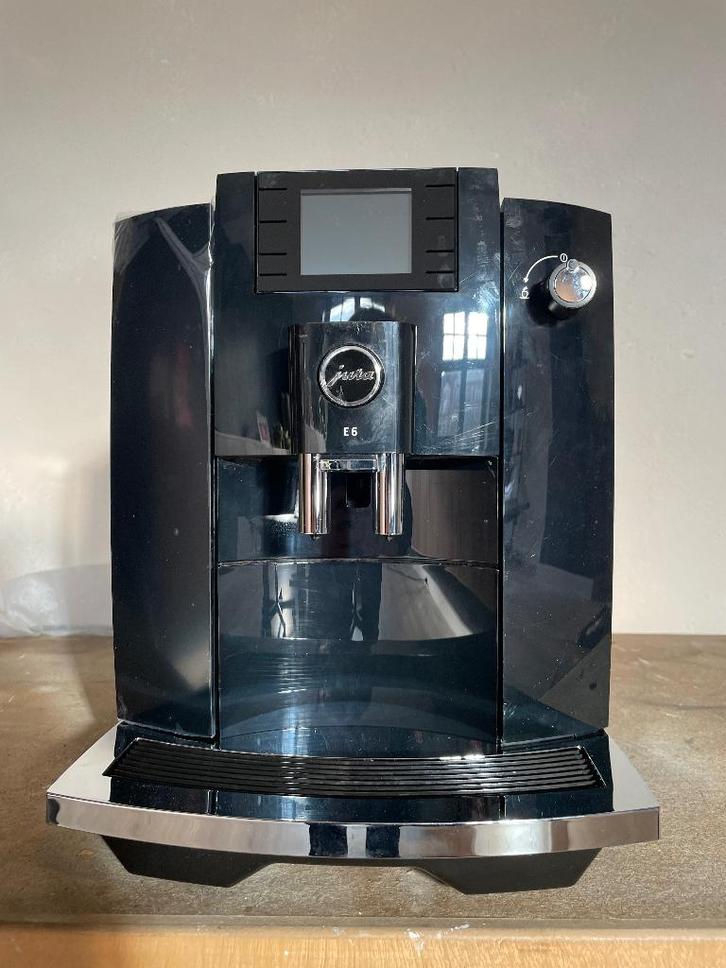 Machine à café JURA E6, Electroménager, Cafetières, Neuf, Café moulu, Café en grains, Cafetière, 1 tasse, Réservoir d'eau amovible