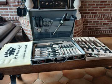 Ensemble Berghaus 24 pièces  beschikbaar voor biedingen