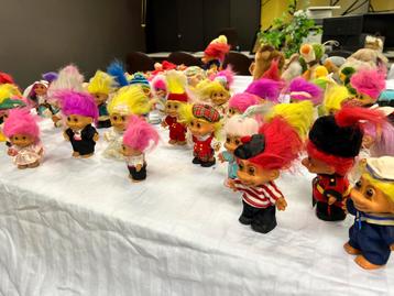 Verzameling vintage trollen beschikbaar voor biedingen