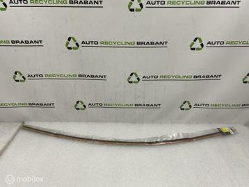 Rubber Strip Voorruit Renault Megane 2 Cabrio  7701058837 beschikbaar voor biedingen