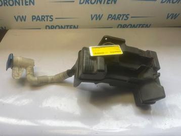 Ruitensproeiertank voor van een Volkswagen Golf beschikbaar voor biedingen