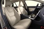 Volvo V60 CC 2.0 D3 Momentum *Navigation*Cuir*, Autos, 5 places, Carnet d'entretien, Beige, Cuir et Tissu