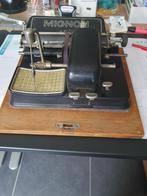 Retro antieken typemachine Mignon, Ophalen