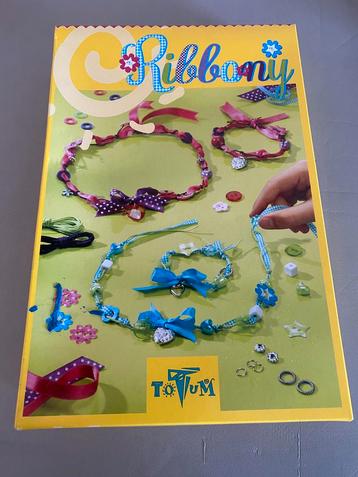 Armbandjes en kettingen zelf maken beschikbaar voor biedingen