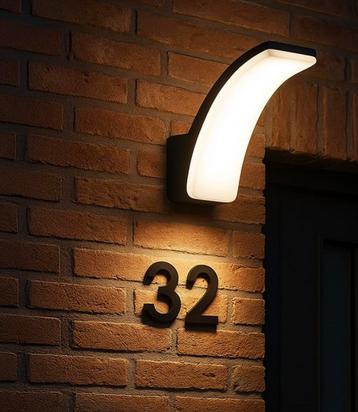 2 nieuwe Hoftronic led wandlampen beschikbaar voor biedingen