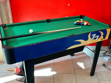 Table multi jeux , bon état général beschikbaar voor biedingen