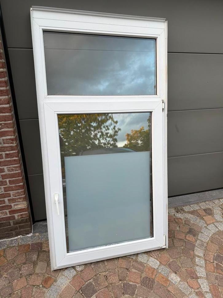 Mooi raam in pvc wit, Doe-het-zelf en Bouw, Glas en Ramen, Ophalen