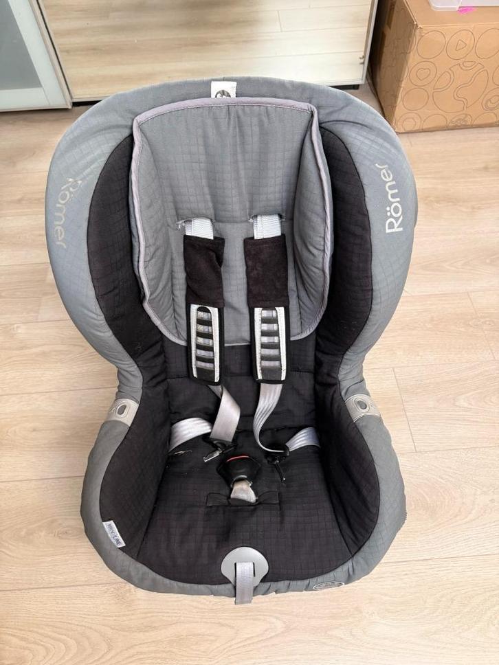 Römer kinderstoel group1/2, Kinderen en Baby's, Autostoeltjes, Gebruikt, Romer, 9 t/m 18 kg, Autogordel of Isofix, Verstelbare rugleuning
