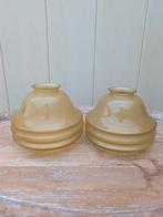 twee identieke vintage lampenkapjes in glas, Ophalen